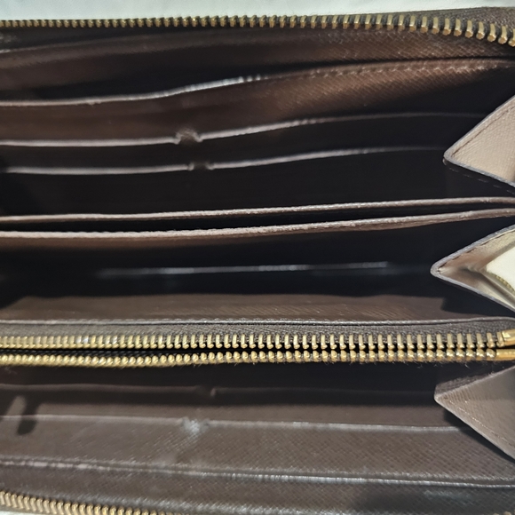 LOUIS VUITTON WALLET BUNDLE - Picture 2 of 16